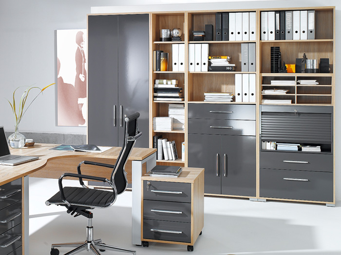 Großer Aktenschrank fürs Arbeitszimmer